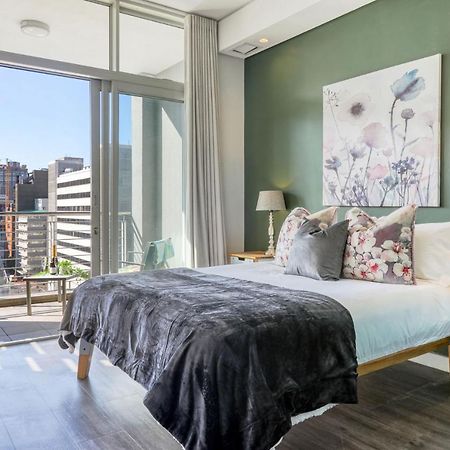 Backup-Powered Colourfull City Balcony Apartment Cape Town Exterior foto