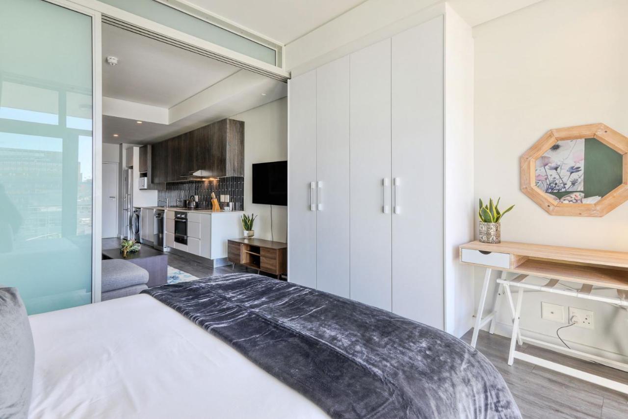 Backup-Powered Colourfull City Balcony Apartment Cape Town Exterior foto