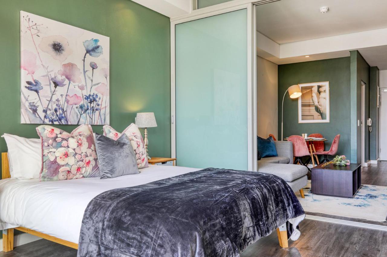 Backup-Powered Colourfull City Balcony Apartment Cape Town Exterior foto